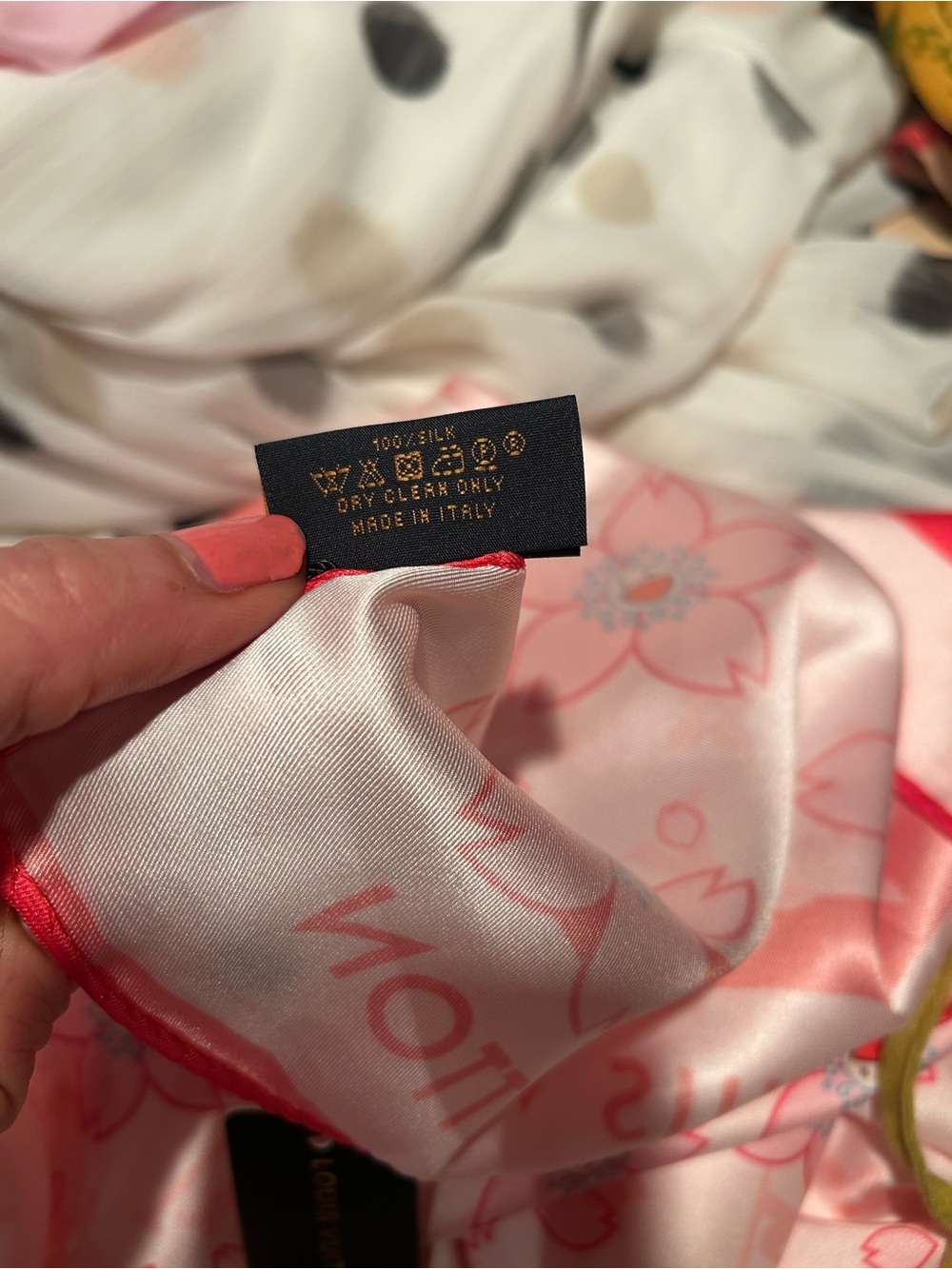 Louis Vuitton Pink Floral Logo Silk Scarf - Picture 4 of 4